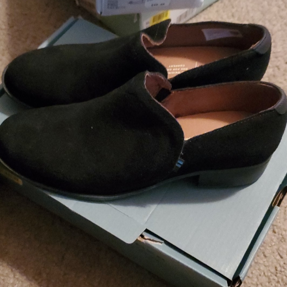 Black Suede Tom's size 7 womens